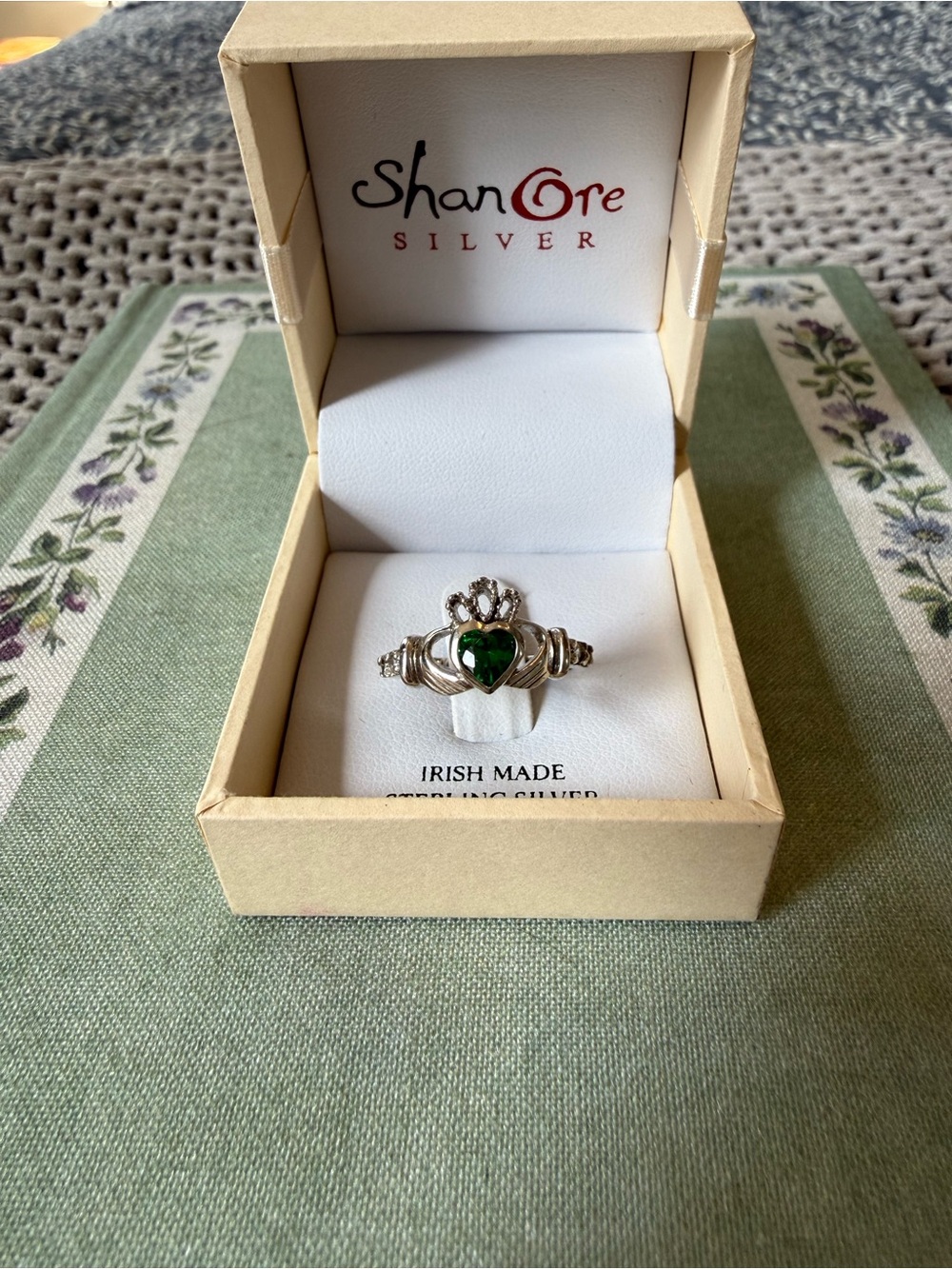 Emerald Heart Claddagh Ring - Sterling Silver